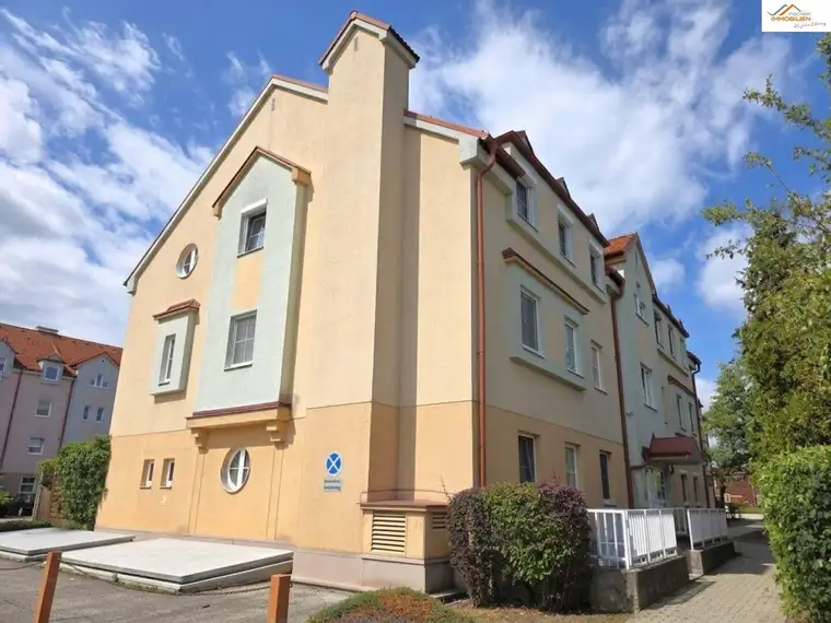 3-Zimmer-Wohnung mit Loggia, Stellplatz und kompletter Möblierung in Neunkirchen