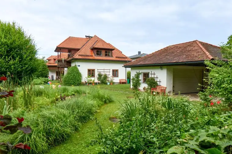 Grün-Oase! Großzügiges Wohnhaus mit drei Wohneinheiten in Salzburg-Gneis