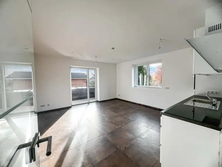 Kernsanierte 2-Zimmer-Wohnung mit Balkon in Bruck