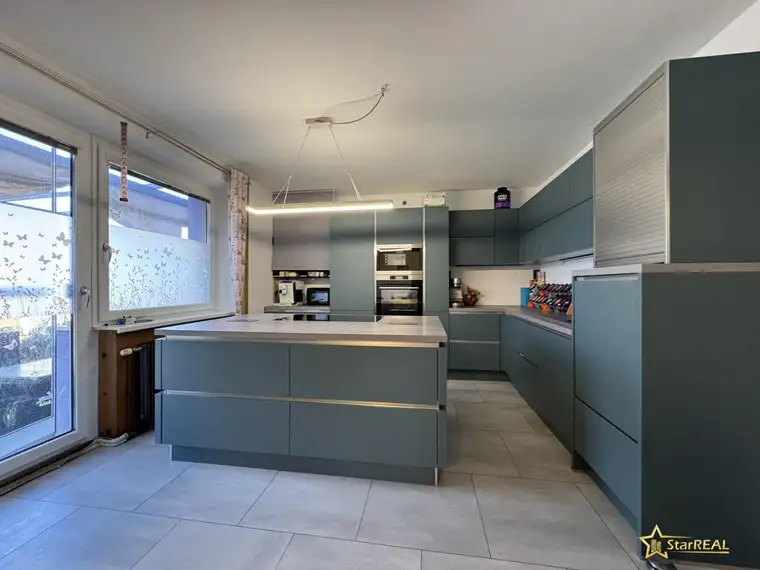 ROHDIAMANT IM ALLEINEIGENTUM. TEILSANIERTES EINFAMILIENHAUS MIT POTENTIAL.