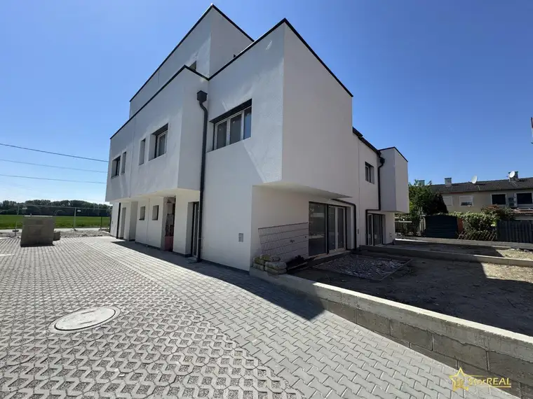 SCHLÜSSELFERTIGER TOPPREIS! 3 BADEZIMMER - 5 ZIMMER - 3 TOILETTEN. TOP AUSSTATTUNG!