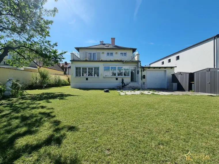 530 m² GRUNDSTÜCK. ALLEINEIGENTUM. 176 m² WFL, TEILKELLER, 39 m² DOPPELGARAGE. EINFAMILIENHAUS MIT POTENTIAL.
