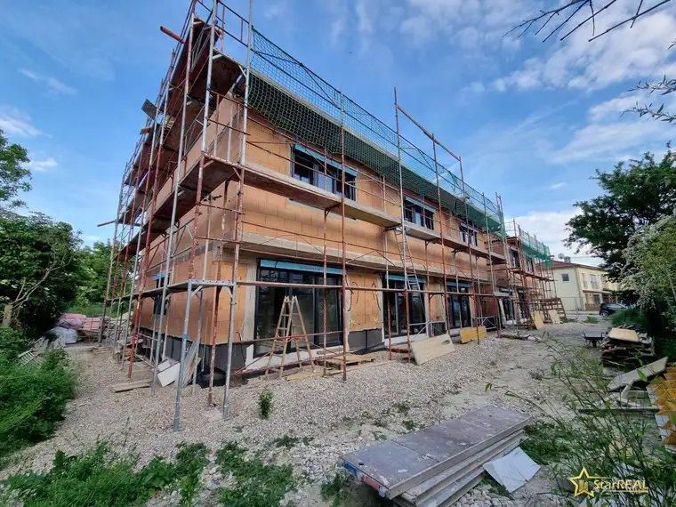 NOCH 3 HÄUSER FREI! INKLUSIVE PHOTOVOLTAIK. SOLIDES ZIEGELHAUS MIT KELLER. TOP AUSSTATTUNG. PROVISIONSFREI für den Käufer.