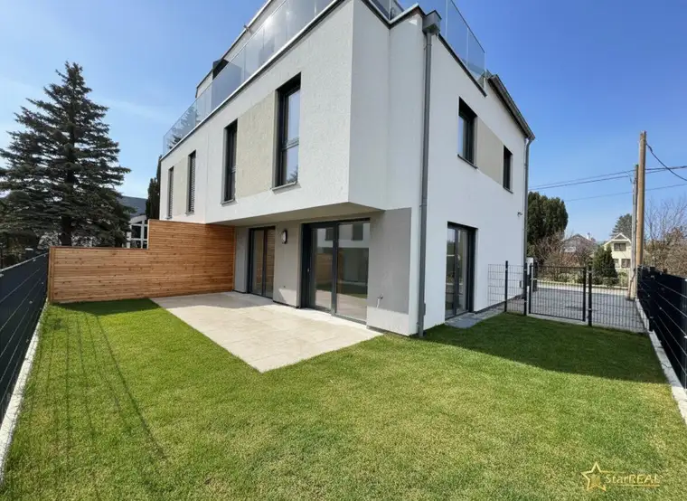 Maria Grace Deutschbauer, StarREAL OG