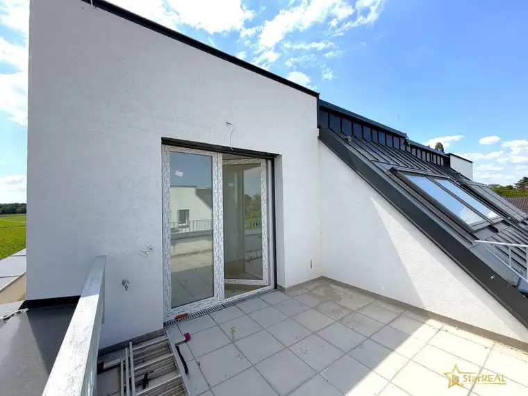Maria Grace Deutschbauer, StarREAL OG