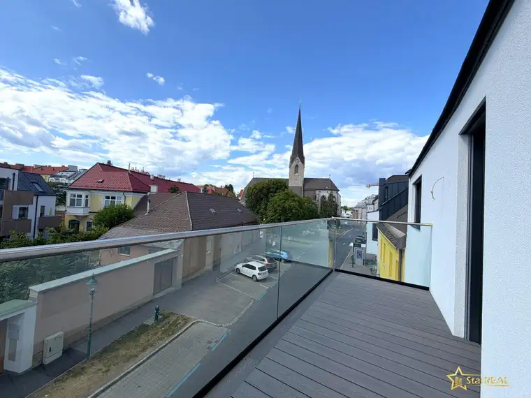 5 GEHMINUTEN BIS ZUR S-BAHN! AUSSTATTUNG DELUXE! 2-ZIMMER-WOHNUNG MIT WESTBALKON. PROVISIONSFREI für den Käufer.