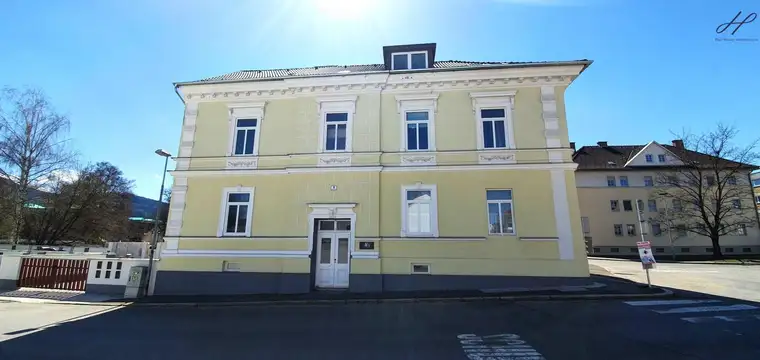 Renditeobjekt: saniertes Zinshaus mit 6 Wohneinheiten