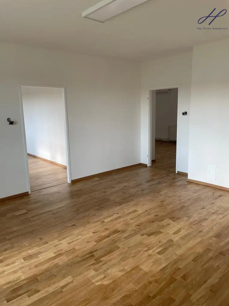 Büro nähe Hauptbahnhof mit Autoabstellplatz im packet.