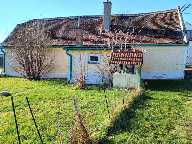 Steinhäuschen mit Potential in sonniger Lage