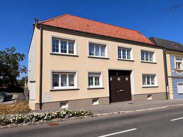 Charmantes Bauernhaus mit ca. 220 m² Wohnfläche, Garten und vielseitigen Nebengebäuden in Draßmarkt