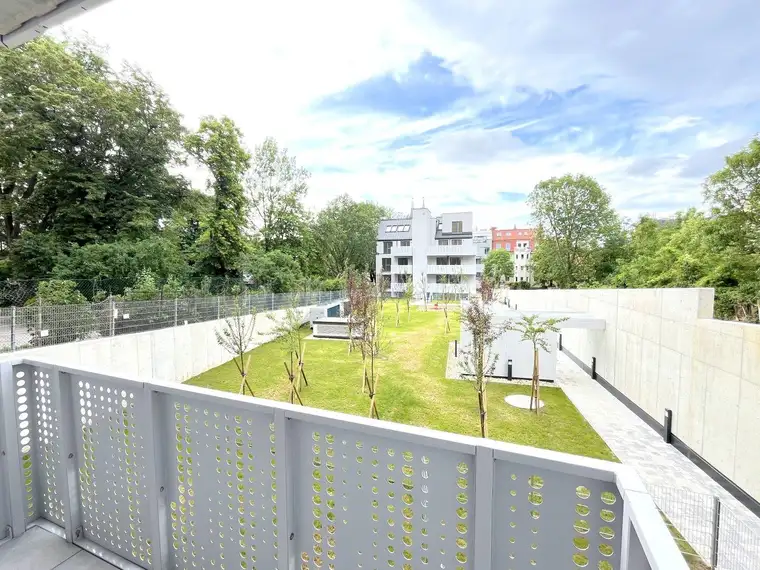 GARTENBLICK | 2-ZI ERSTBEZUG MIT 2 BALKONEN + TIEFGARAGE IN 1140 WIEN