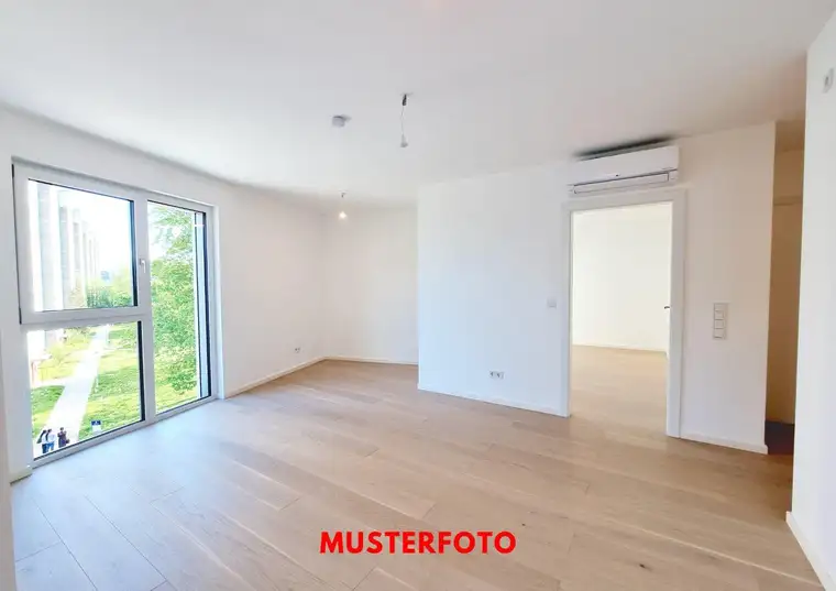EHK 100 | 3 Zi Familienwohnung mit Loggia + Abstellraum
