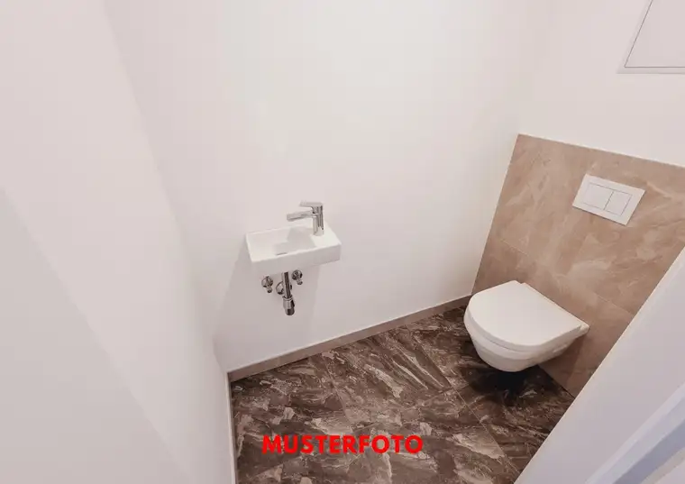 EHK 100 | 3 Zi Terrassenwohnung im Dachgeschoss