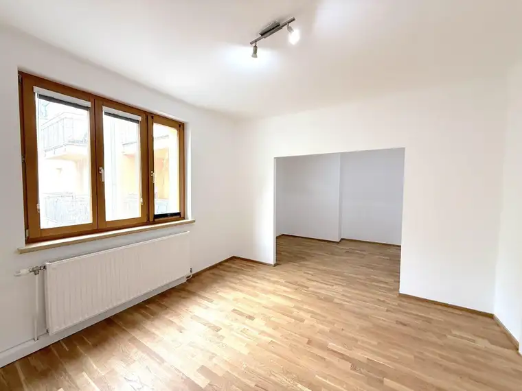 Canalettogasse | Frisch renovierte Garçonnière mit separater Küche und Abstellraum