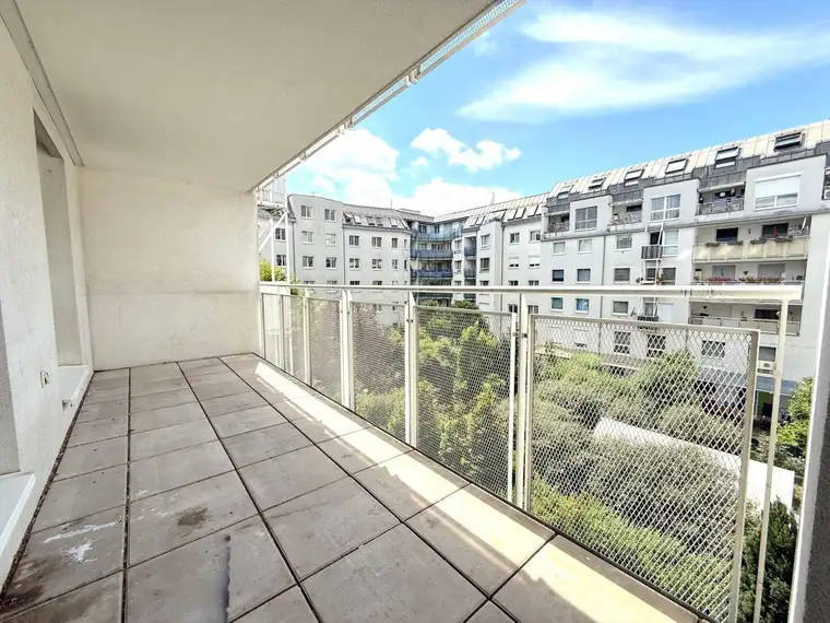 Leystraße | Gut aufgeteilte 3 Zimmer Wohnung mit Loggia und viel Potential