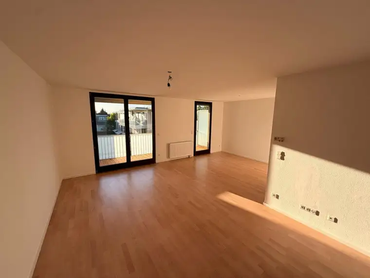 Helle 4-Zimmer Wohnung mit sonnigem Balkon in zentraler Ruhelage Salzburgs