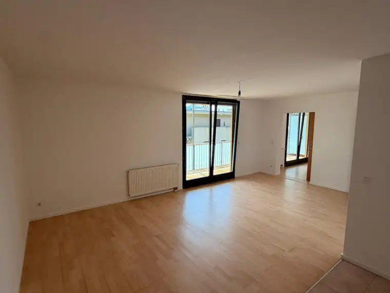 2-Zimmer Wohnung mit 24m² sonnigem Süd-Balkon in zentraler Ruhelage Salzburgs