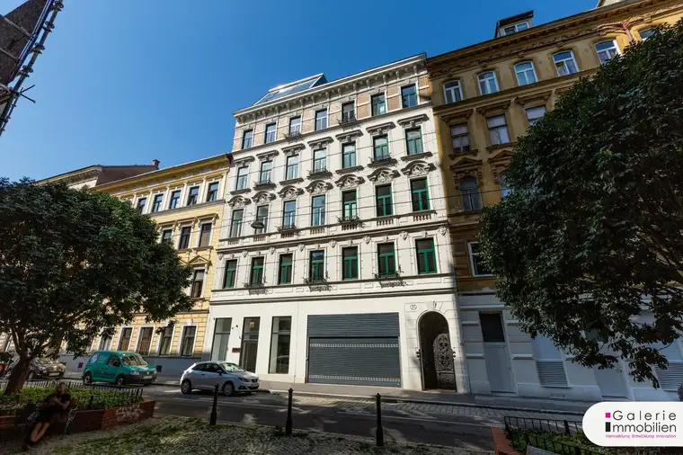 Bei der Canisiuskirche - schöne Altbauwohnung - WG-geeignet