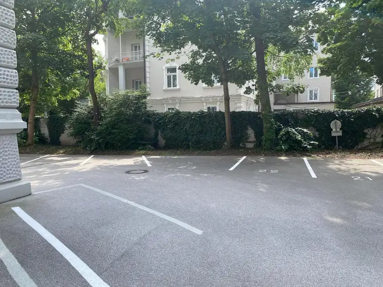 Außenstellplatz für ihr Auto in Andräviertel - zur Miete