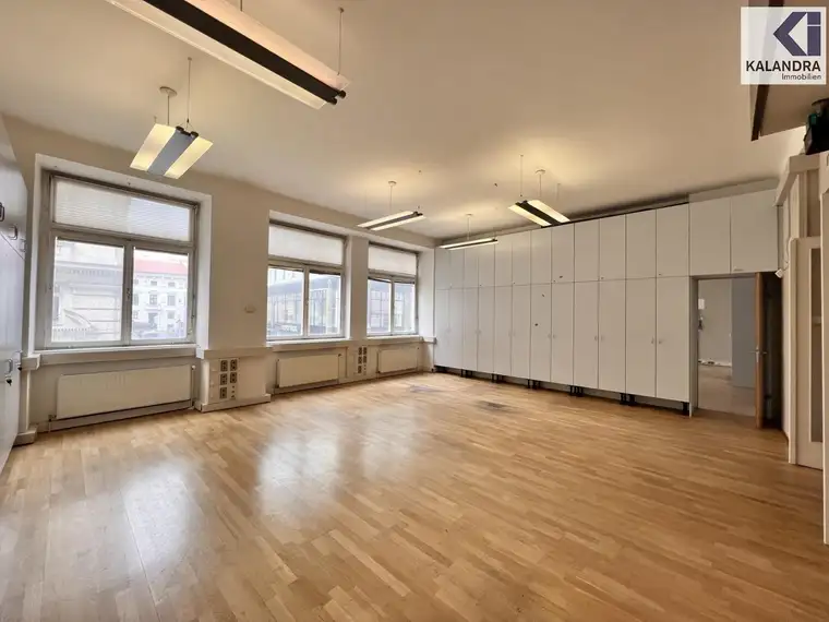 360° TOUR // KLASSISCHES ALTBAUBÜRO NAHE ALBERTINA