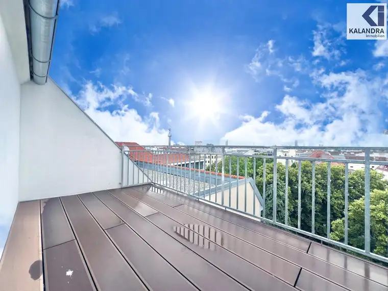 360 TOUR // DACHGESCHOßWOHNUNG mit TERRASSE