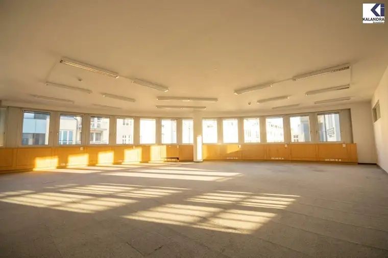 MODERNE BÜROFLÄCHEN