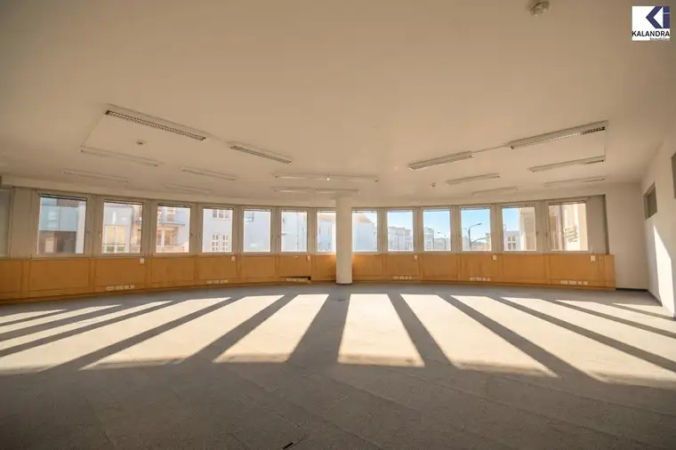 MODERNE BÜROFLÄCHEN