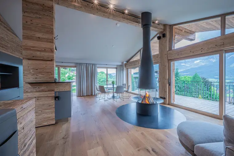 Edle Chalets in „Ski in &amp; Ski out“-Lage mit imposanten Kaiserblick