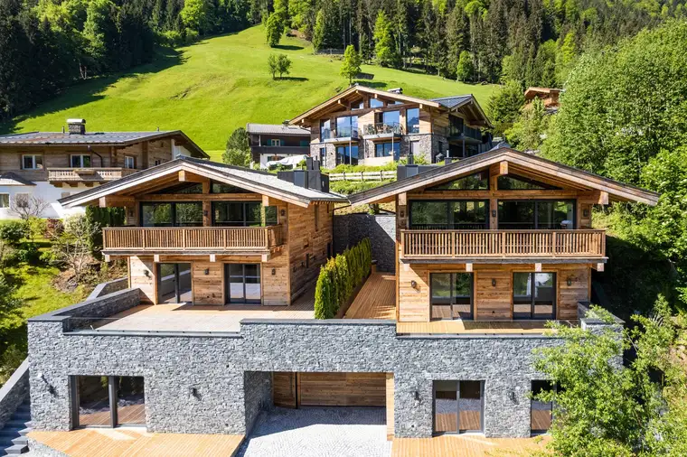 Neubauluxuschalet in begehrter Lage von Kitzbühel – nur noch ein Chalet verfügbar