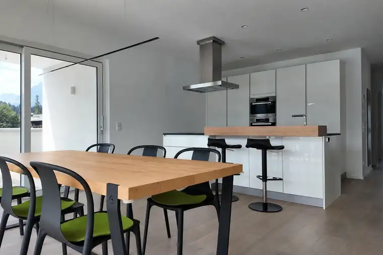 Sonnige Penthouse Wohnung über den Dächern in Oberndorf!