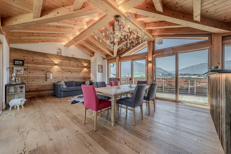 Attraktives Dachgeschoßapartment im Herzen von Oberndorf