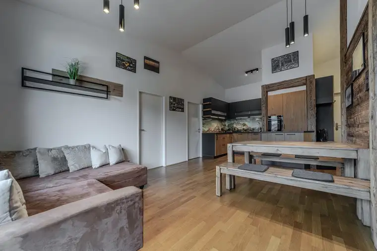 „Smart Living“ – Dachgeschosswohnung in Brixen