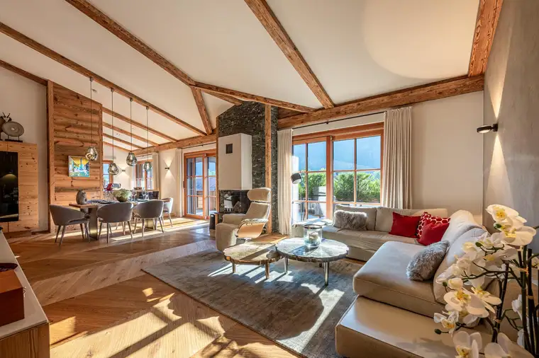 Sonniges Luxus-Penthouse mit einzigartigem Hahnenkamm- und Fleckalm-Blick