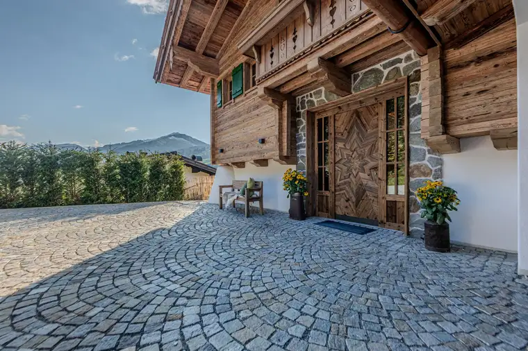 Exklusives Luxus-Chalet mit Außenpool in Toplage ( 05015 )