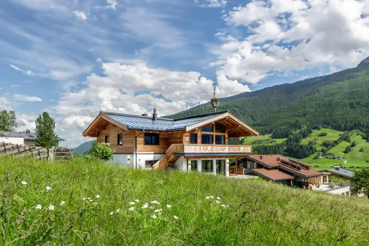 Ski-In / Ski-Out Luxuschalet mit Panoramablick ( 05956 )