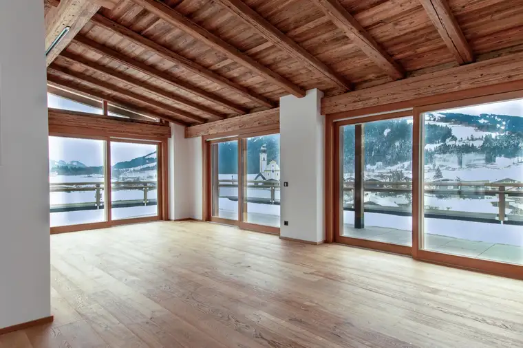 Sonnige Penthouse Wohnung mit Kaiserblick (06332)