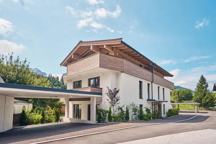 Moderne Neubauwohnung mit großzügiger Gartenfläche ( 05586 )