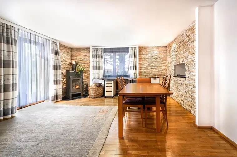 Wohnen in ruhiger Lage mit Bergblick (06619)