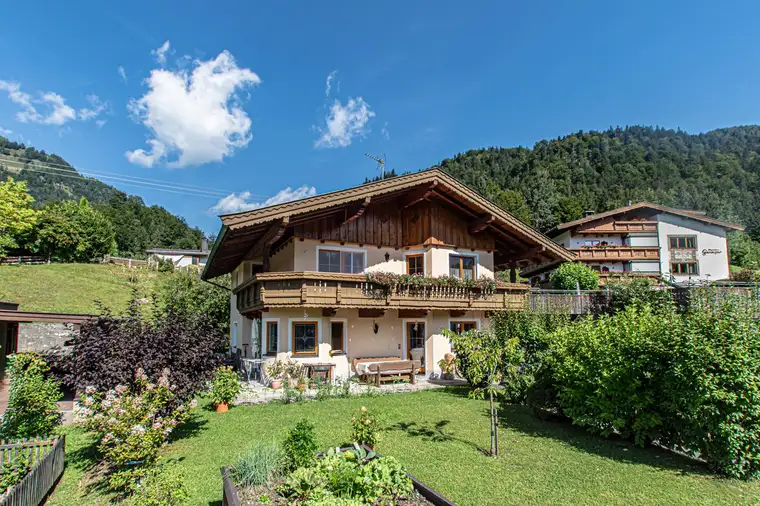 Wohnen im Grünen: Einfamilienhaus mit Kaiserblick (06459)