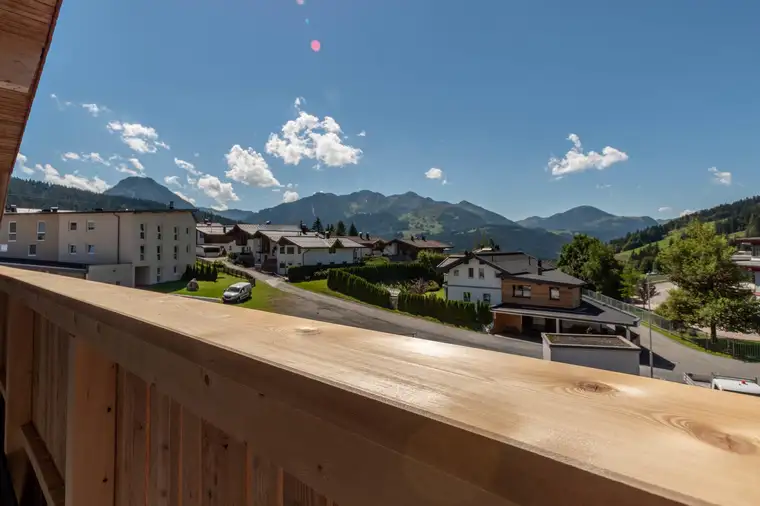 Neubau DG-Wohnung mit Blick auf die Steinberge ( 04210 )