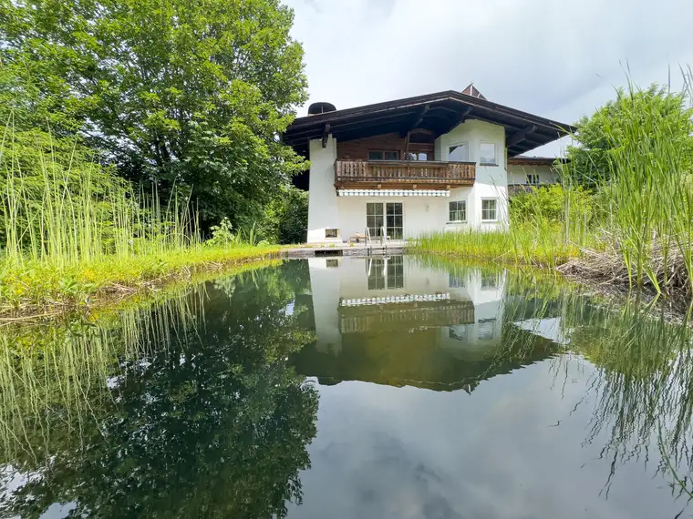 Einzigartiges Grundstück in malerischer Höhenlage ( 06003 )