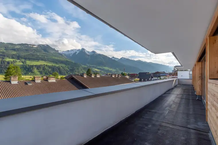 Einzigartiger Panoramablick - hochwertige Eigentumswohnung in Piesendorf (06017)