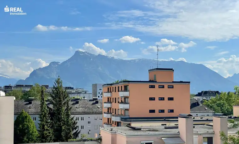Stadt und Fernblick - Ihre leistbare 5-Zimmer-Wohnung mit Balkon zum selbst Sanieren