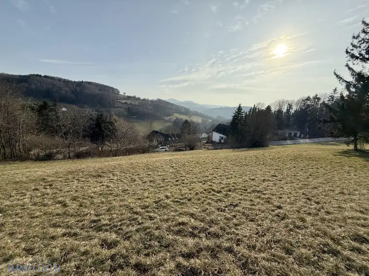Sonniges Baugrundstück in Hanglage in Stössing/Hochgschaid zu kaufen!
