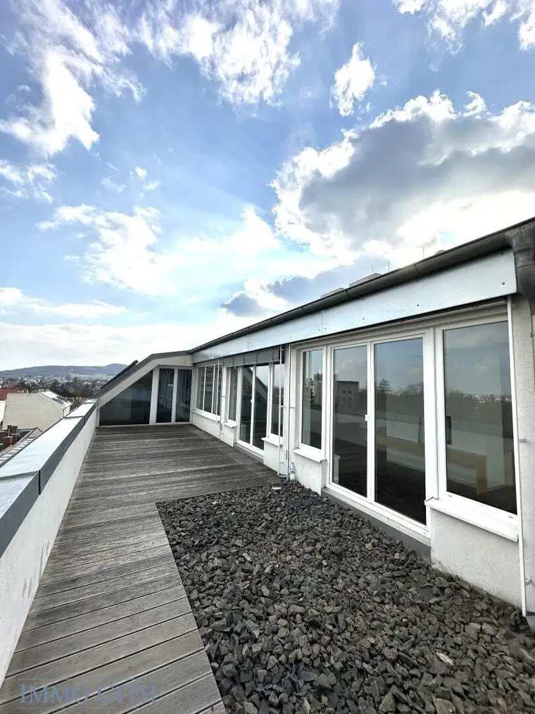 EXKLUSIVES PENTHOUSE-BÜRO MIT DIREKTLIFT, TRAUMHAFTER DACHTERRASSE &amp; PRESTIGE IN MÖDLINGER BESTLAGE! 2 Garagenplätze in naher Umgebung!