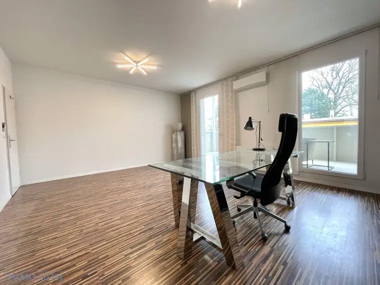 LICHTDURCHFLUTETES 45 m² BÜRO MIT BALKON IN ZENTRALER LAGE VON PERCHTOLDSDORF ZU MIETEN!