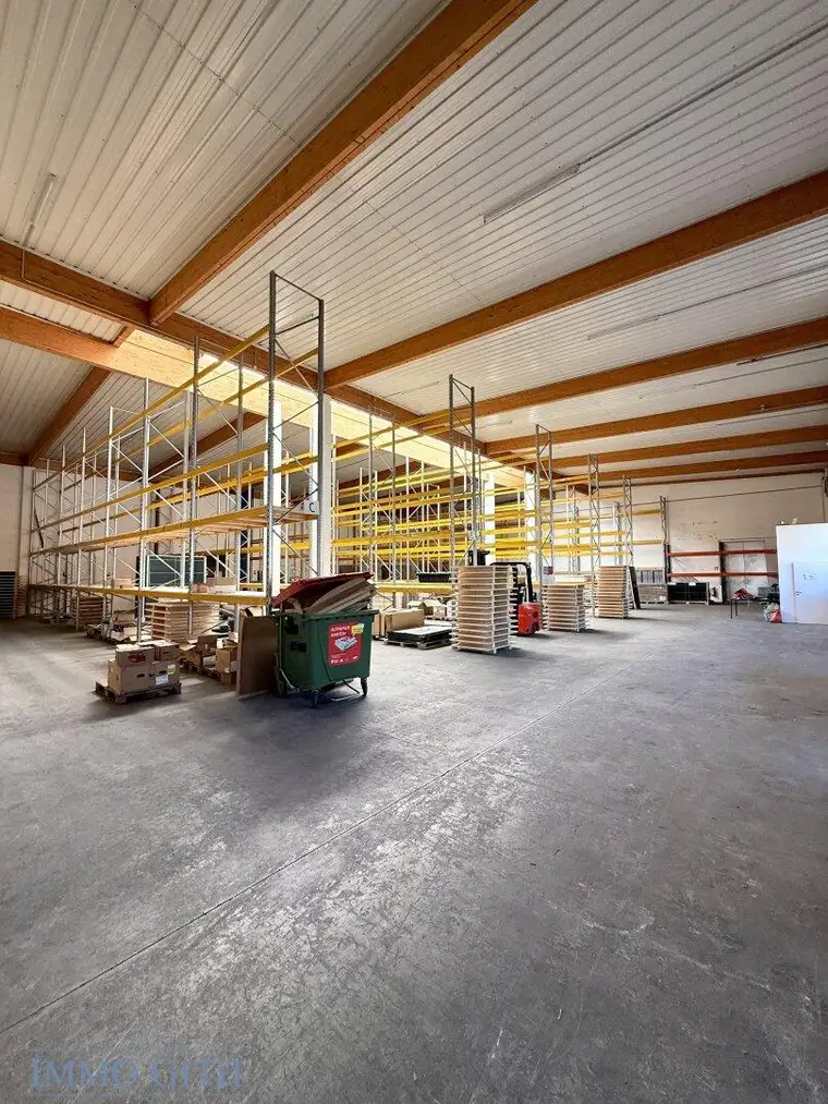 891 m² Lagerhalle in 1230 Wien (Talpagasse) zu mieten! – 2 Sektionaltore, U6 &amp; Autobahn-Nähe, videoüberwacht
