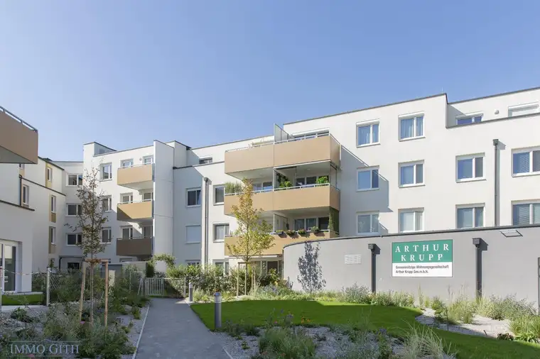 WOHNEN MIT ZUKUNFT: GROSSZÜGIGE 4-ZIMMER-WOHNUNG MIT BALKON &amp; PROVISIONSFREIER KAUFOPTION IM ZENTRUM VON NEUNKIRCHEN!