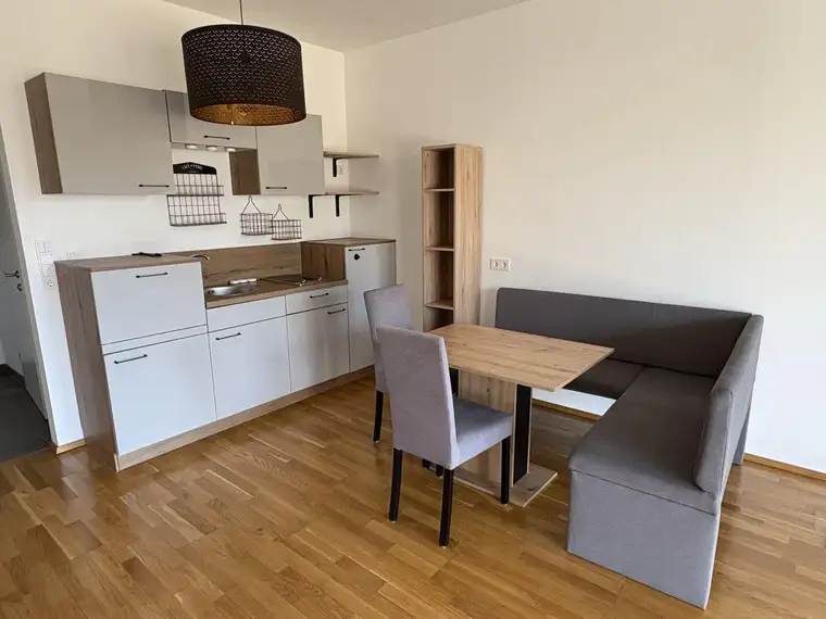 Neuer Preis !! Eigentumswohnung mit 21 m² Loggia !!