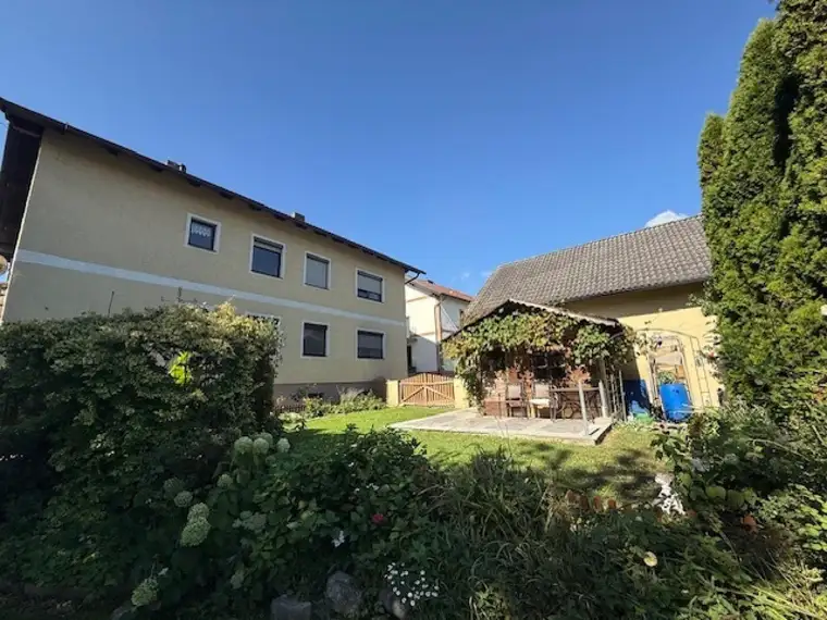 Haus - großer Grund - zwei Wohneinheiten möglich